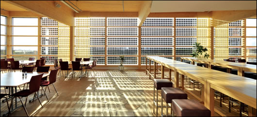 The triple-glazed canteen wall in which integrated crystalline solar cells provide the dual function of generating electricity and providing shading The triple-glazed canteen wall in which integrated crystalline solar cells provide the dual function of generating electricity and providing shading